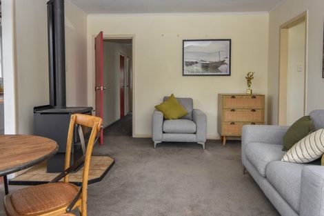 Photo of property in 2 Kent Street, Carterton, 5713