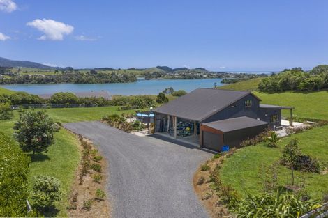 Photo of property in 239 Hills Road, Raglan, 3295