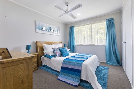 Photo of property in 8 Hamish Place, Sunnyhills, Auckland, 2010