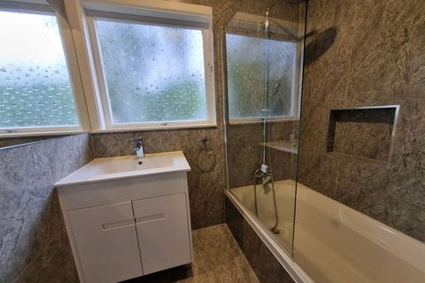 Photo of property in 71 Dundale Avenue, Blockhouse Bay, Auckland, 0600