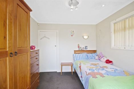 Photo of property in 17 Logie Place, Bromley, Christchurch, 8062