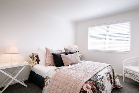 Photo of property in 15 Ocean View Rise, Ruakaka, 0116