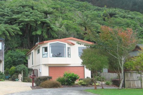 Photo of property in 68 Peterhouse Street, Tawa, Wellington, 5028