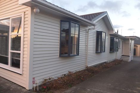 Photo of property in 40 Mana Esplanade, Paremata, Porirua, 5026