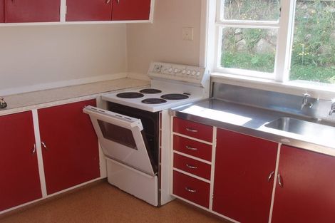 Photo of property in 12 Huntingdon Street, Northland, Wellington, 6012