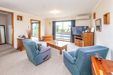 Photo of property in 39 Victoria Street, Patea, 4520