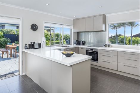 Photo of property in 16 Paykel Avenue, Farm Cove, Auckland, 2012