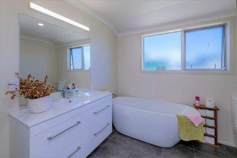 Photo of property in 15a Bovis Street, Shannon, 4821