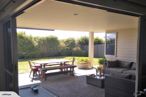Photo of property in 19 Karoola Place, Havelock North, 4130