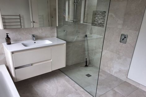 Photo of property in 53 Golfland Drive, Golflands, Auckland, 2013