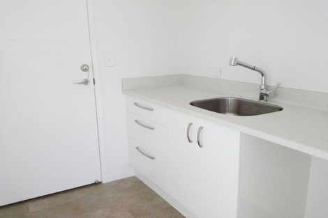 Photo of property in 6 Howe Place, Upper Vogeltown, New Plymouth, 4310