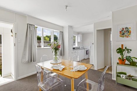 Photo of property in 44 Savoy Road, Glen Eden, Auckland, 0602