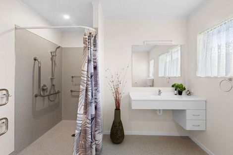 Photo of property in 1/81 Tukapa Street, Westown, New Plymouth, 4310