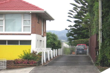 Photo of property in 8 Swanson Road, Henderson, Auckland, 0610