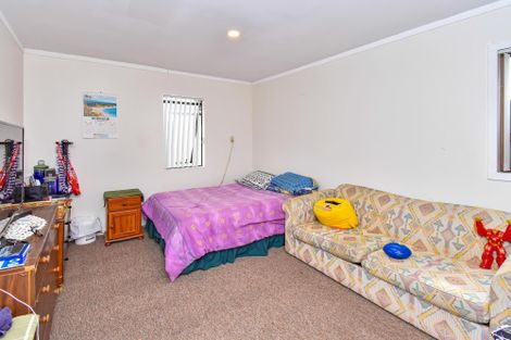 Photo of property in 4 Adel Place, Weymouth, Auckland, 2103