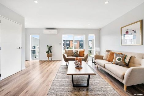 Photo of property in 87 Bordeaux Parade, Te Atatu South, Auckland, 0610