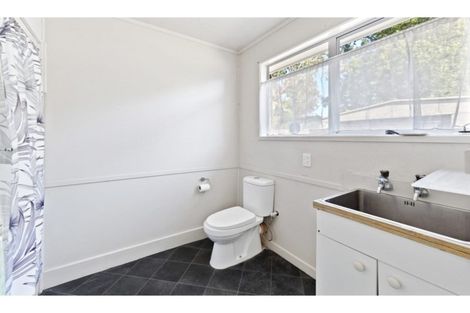 Photo of property in 28 Burbank Avenue, Manurewa, Auckland, 2102