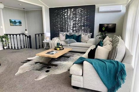 Photo of property in 24 Waverley Avenue, Glenfield, Auckland, 0629