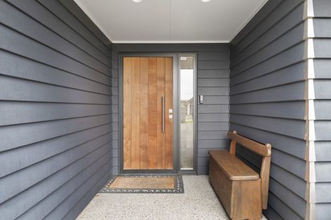 Photo of property in 9 Saint Heliers Grove, Fitzherbert, Palmerston North, 4410