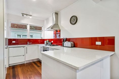 Photo of property in 18 Aroha Avenue, Sandringham, Auckland, 1025
