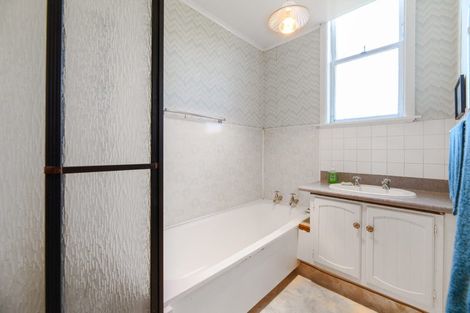 Photo of property in 17 Coronation Road, Hillcrest, Auckland, 0627