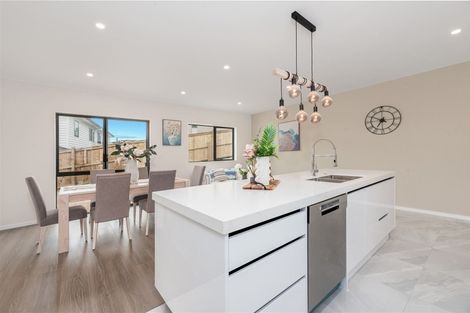 Photo of property in 23 Cirrus Way, Ranui, Auckland, 0612