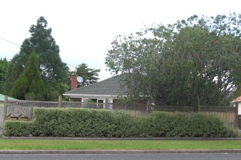 Photo of property in 18 Glengarry Road, Glen Eden, Auckland, 0602