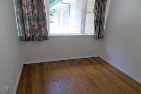 Photo of property in 142 Parkvale Road, Karori, Wellington, 6012
