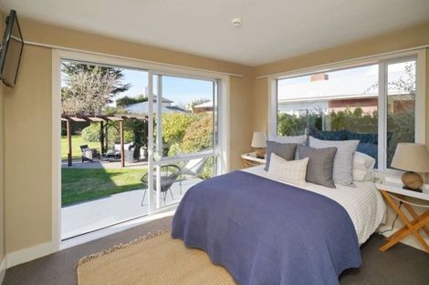 Photo of property in 418 Memorial Avenue, Burnside, Christchurch, 8053