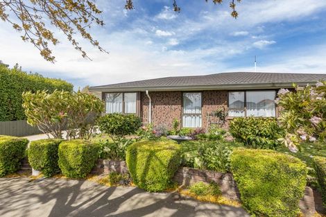 Photo of property in 1/14 Gatonby Place, Avonhead, Christchurch, 8042