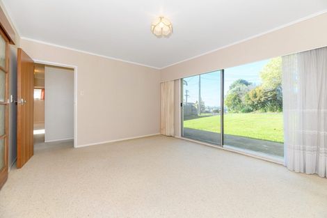 Photo of property in 92 Colwill Road, Massey, Auckland, 0614