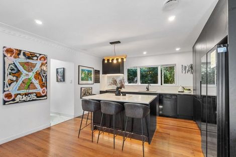 Photo of property in 31 Valley Road, Titirangi, Auckland, 0604