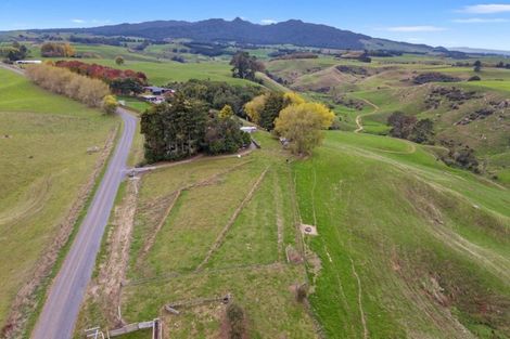 Photo of property in 205 Maunga Road, Pukeatua, 3880