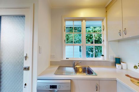 Photo of property in Regency Flats, 6/29-45 Miramar North Road, Miramar, Wellington, 6022