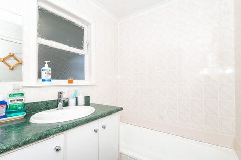 Photo of property in 5 The Strand, Wainuiomata, Lower Hutt, 5014