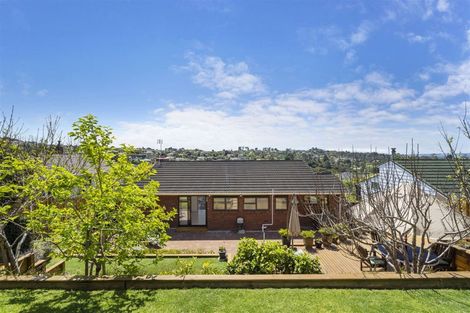 Photo of property in 28 Lingham Crescent, Torbay, Auckland, 0630