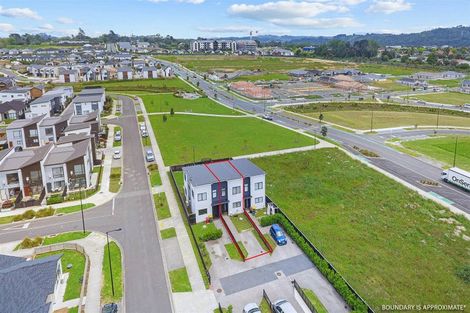 Photo of property in 8b Lumbarda Drive, Kumeu, 0810