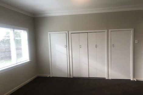 Photo of property in 3166 Great North Road, New Lynn, Auckland, 0600