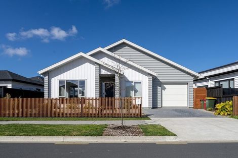 Photo of property in 34 Tipu Crescent, Wainui, 0932