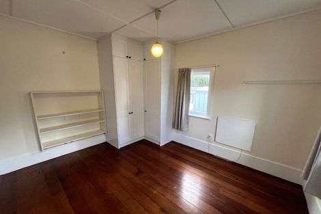 Photo of property in 83 Apu Crescent, Lyall Bay, Wellington, 6022