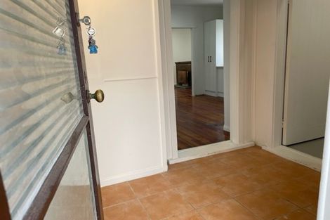 Photo of property in 1/22 Cliff View Drive, Green Bay, Auckland, 0604