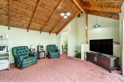 Photo of property in 7 Fairway Avenue, Red Beach, 0932