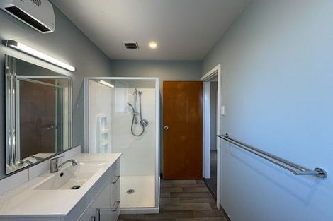 Photo of property in 21 Rosedale Place, Avonhead, Christchurch, 8042