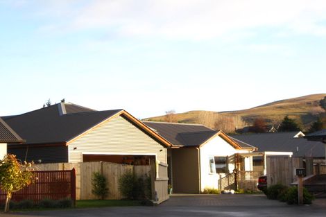 Photo of property in 27 Poolburn Court, Lake Hayes, Queenstown, 9304