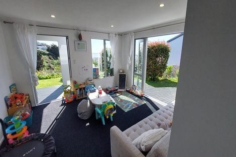 Photo of property in 12 Mandalay Lane, Redcliffs, Christchurch, 8081