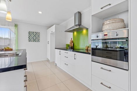 Photo of property in 174 Oteki Park Drive, Welcome Bay, Tauranga, 3112