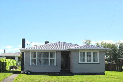 Photo of property in 16 Taniwharau Street, Huntly, 3700