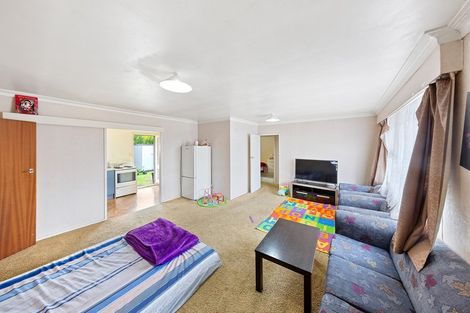 Photo of property in 3/2 Birdwood Avenue, Papatoetoe, Auckland, 2025