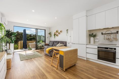 Photo of property in 11a Rockpool Road, Orewa, 0931