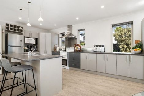 Photo of property in 21 Linkwater Way, Parklands, Christchurch, 8083